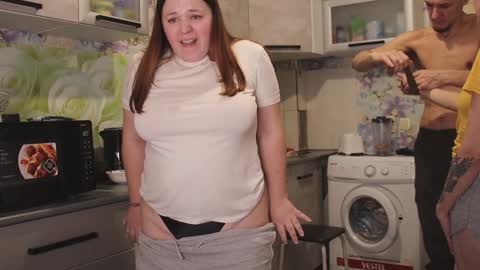 Snapshot of your_madhurricane chatting on December 2024 12:17:02 PM Daria and Lesia online show from December 2024 12:17:02 PM