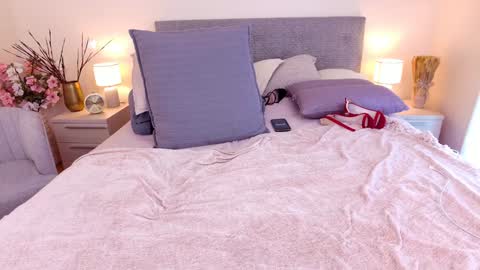 Helena online show from February 2025 02:53:02 PM