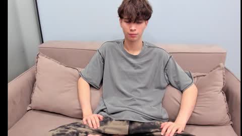 your_shy_guy online show from October 2025 01:28:01 AM