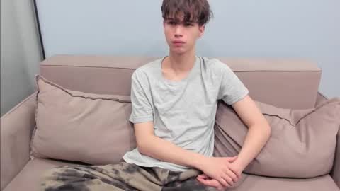 your_shy_guy online show from November 2025 06:37:02 AM