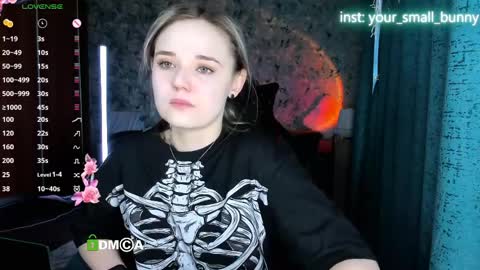 Snapshot of your_small_bunny chatting on April 2026 02:06:01 AM Molly online show from April 2026 02:06:01 AM