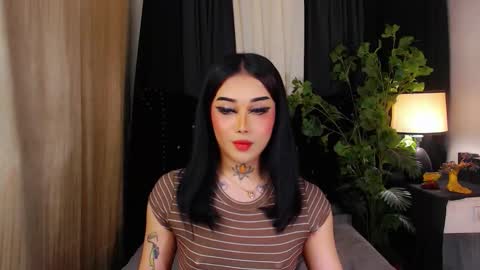 kim online show from December 2025 06:15:01 PM