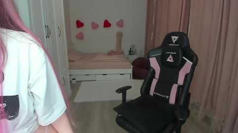 Cassie online show from April 2026 06:59:02 PM