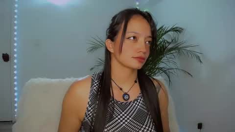 Snapshot of yourcutegiirl chatting on May 2026 11:12:02 PM Salom online show from May 2026 11:12:02 PM