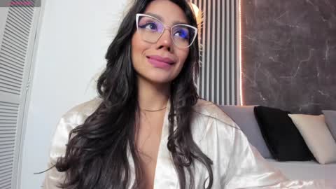 Selena online show from January 2025 04:50:01 AM