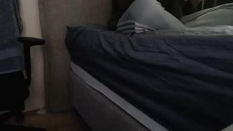 Snapshot of yourdirtysluboy chatting on April 2026 09:18:01 AM hornyedging online show from April 2026 09:18:01 AM