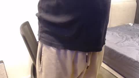 Snapshot of yourdirtysluboy chatting on April 2026 09:29:02 PM hornyedging online show from April 2026 09:29:02 PM