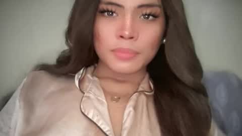 Snapshot of yourehot_pretty chatting on April 2026 05:38:02 AM Do read my bio online show from April 2026 05:38:02 AM