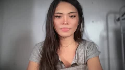 Snapshot of yourehot_pretty chatting on May 2026 05:15:02 AM Do read my bio online show from May 2026 05:15:02 AM