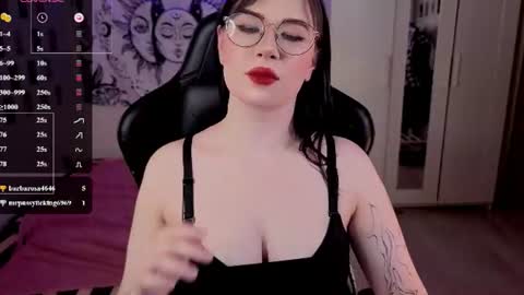 Snapshot of yourejustatoy chatting on June 2026 09:25:02 PM Lilly online show from June 2026 09:25:02 PM