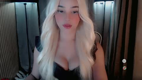 maureen love you online show from October 2025 07:22:02 PM