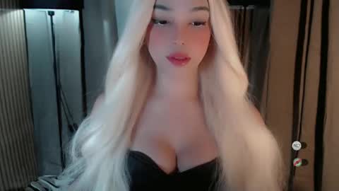 maureen love you online show from October 2025 06:57:02 PM