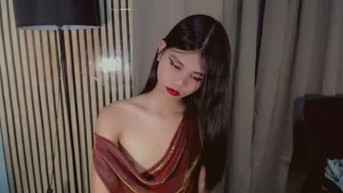 Snapshot of yourfavoratevivian chatting on November 2025 12:32:02 AM Vivian online show from November 2025 12:32:02 AM