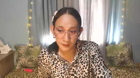 Snapshot of yourfavoratezoe chatting on April 2026 05:40:02 AM ZOE KHATE online show from April 2026 05:40:02 AM