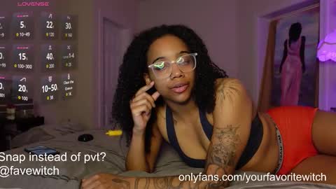 Snapshot of yourfavoritewitch chatting on March 2026 03:54:01 AM Naava online show from March 2026 03:54:01 AM