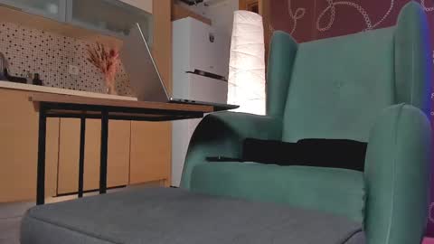 Snapshot of yourfreebird chatting on February 2025 12:41:02 PM Maria online show from February 2025 12:41:02 PM