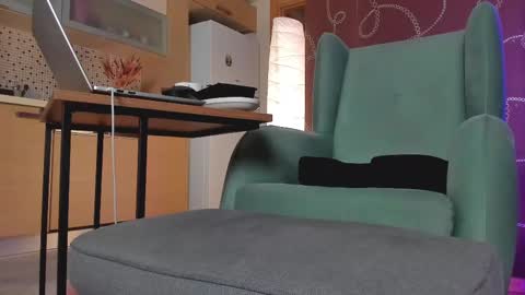 Snapshot of yourfreebird chatting on March 2025 01:05:02 PM Maria online show from March 2025 01:05:02 PM