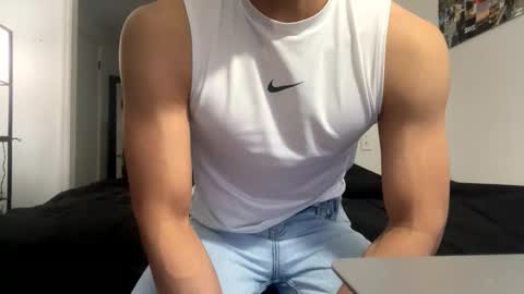 Snapshot of yourguuy21 chatting on November 2025 02:21:01 AM yourguuy21 online show from November 2025 02:21:01 AM