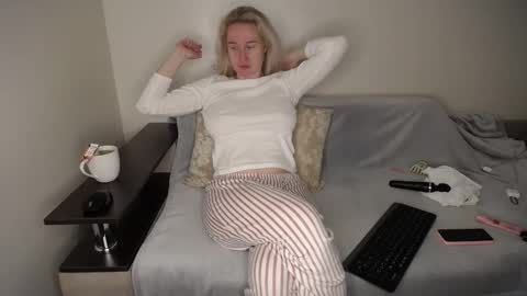 Iamyourdream online show from March 2026 01:28:01 PM