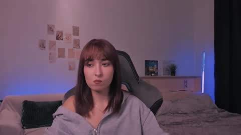 Jully online show from October 2025 06:30:01 PM