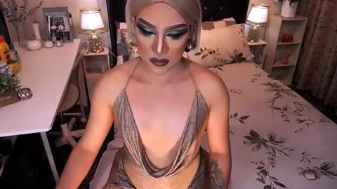 Snapshot of yourlivingonurdream chatting on December 2025 06:31:02 AM -- online show from December 2025 06:31:02 AM