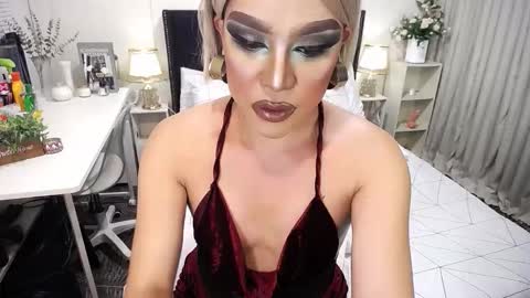 Snapshot of yourlivingonurdream chatting on January 2026 07:27:01 PM -- online show from January 2026 07:27:01 PM