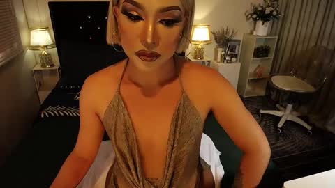 Snapshot of yourlivingonurdream chatting on February 2026 05:37:01 AM -- online show from February 2026 05:37:01 AM