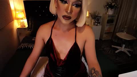 Snapshot of yourlivingonurdream chatting on March 2026 02:19:01 PM -- online show from March 2026 02:19:01 PM