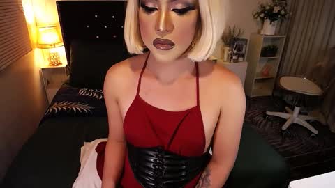 Snapshot of yourlivingonurdream chatting on March 2026 07:21:02 PM -- online show from March 2026 07:21:02 PM