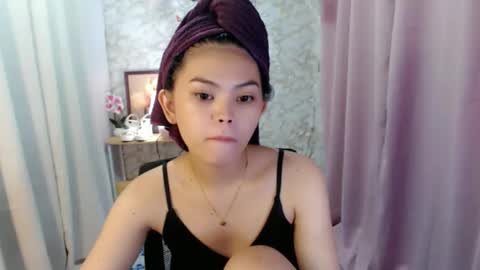 your lovely Dina online show from December 2025 02:49:01 AM