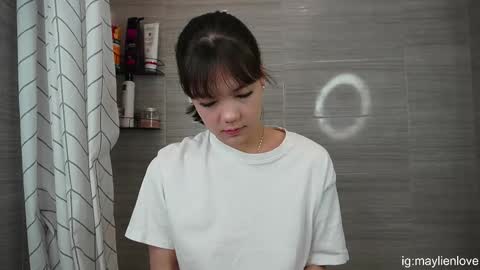 yourmaylien online show from October 2025 06:12:02 AM