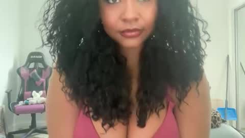 YOURMOMMY online show from January 2026 08:56:01 PM