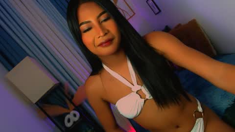 Snapshot of yourprettybella_ts chatting on March 2026 04:51:02 PM yourprettybella_ts online show from March 2026 04:51:02 PM