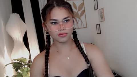 Snapshot of yourprettyblythe_ts chatting on June 2026 08:42:02 AM yourprettyblythe_ts online show from June 2026 08:42:02 AM