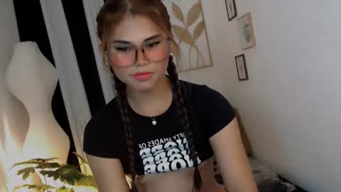 Snapshot of yourprettyblythe_ts chatting on June 2026 03:59:01 AM yourprettyblythe_ts online show from June 2026 03:59:01 AM