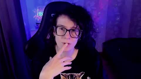 Yours Cosmic online show from December 2025 10:54:02 AM