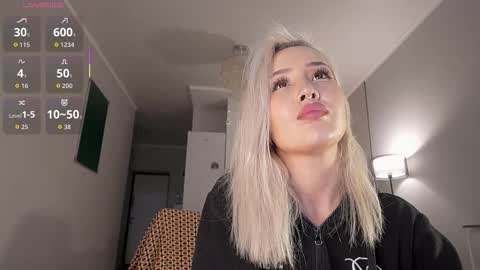 Luminous Luna online show from February 2026 12:33:02 PM