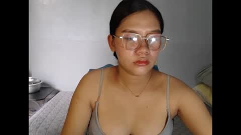 Snapshot of yoursexy_reb chatting on February 2026 04:32:01 AM yoursexy_reb online show from February 2026 04:32:01 AM