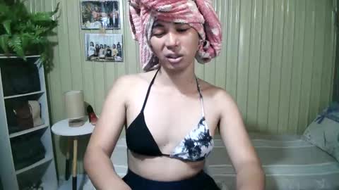 Snapshot of yoursubmissive_larah chatting on April 2026 06:40:01 AM yoursubmissive_larah online show from April 2026 06:40:01 AM