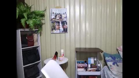 Snapshot of yoursubmissive_larah chatting on May 2026 06:33:02 AM yoursubmissive_larah online show from May 2026 06:33:02 AM