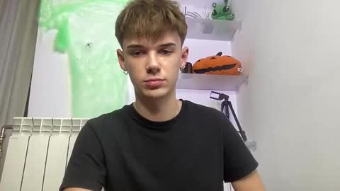 Snapshot of yoursweetyguy chatting on October 2025 03:25:01 PM yoursweetyguy online show from October 2025 03:25:01 PM