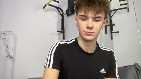 yoursweetyguy online show from November 2025 04:17:01 PM