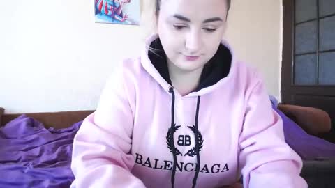 Snapshot of yourswetiegirl chatting on April 2026 08:35:01 AM Sofia online show from April 2026 08:35:01 AM