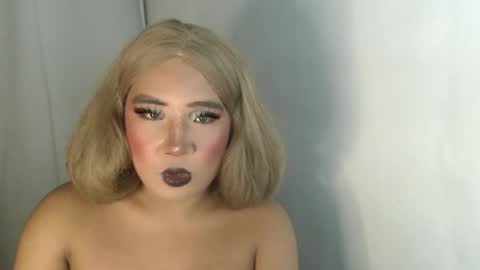 Snapshot of yourtransjeen chatting on February 2025 07:03:02 PM Jeen online show from February 2025 07:03:02 PM