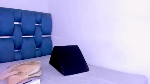 yourwife_anna online show from September 2025 11:26:01 AM