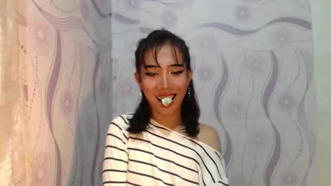 Snapshot of yourwife_material99 chatting on April 2026 04:05:02 PM yourwife_material99 online show from April 2026 04:05:02 PM