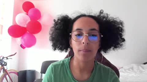 elizabeth  ju   online show from February 2025 10:00:01 PM