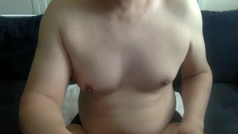 Snapshot of yque2 chatting on February 2025 08:03:01 PM yque online show from February 2025 08:03:01 PM