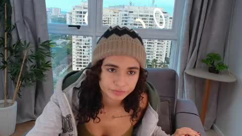 Snapshot of ysenne_josse chatting on May 2026 10:45:01 AM Ysenne online show from May 2026 10:45:01 AM