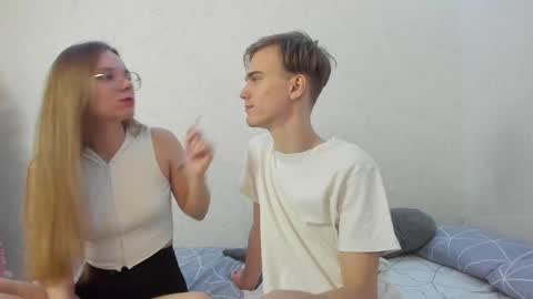 Snapshot of yueslang chatting on February 2025 07:10:02 PM Yue Lang and Samm online show from February 2025 07:10:02 PM